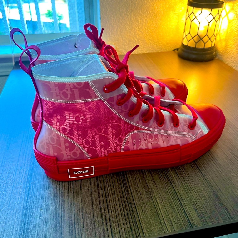 Dior B23 High Red Worn once fresh smell authenticated shoe to wear